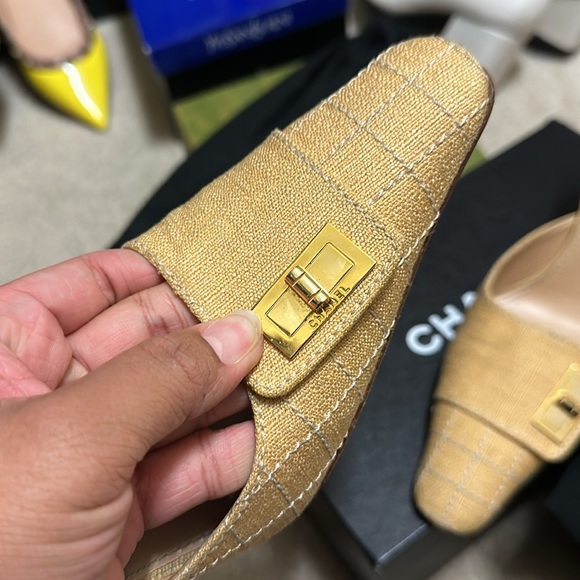 Chanel shoes - Picture 4 of 8